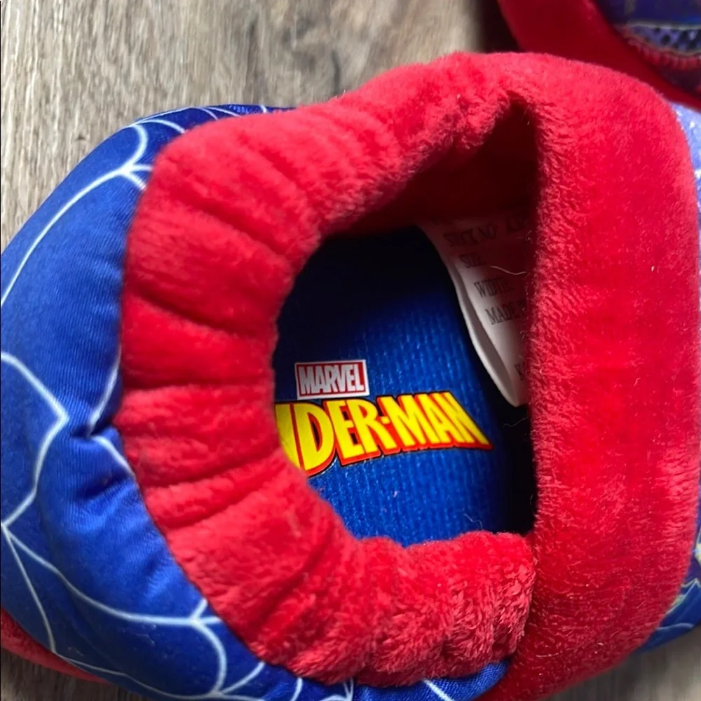 Marvel Spider-Man Red Slippers Size 5-6